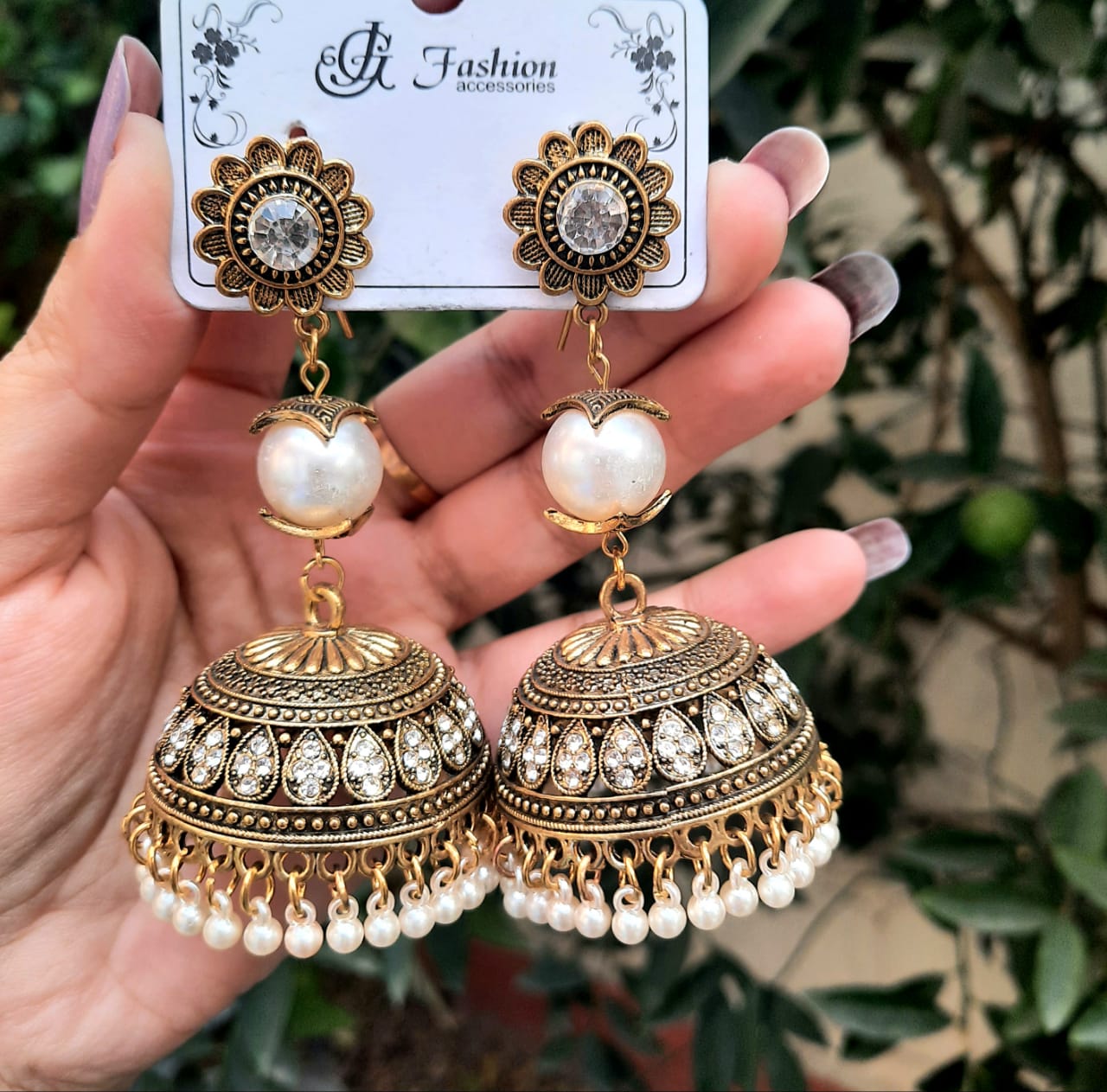Antique Jhumka with Pearls